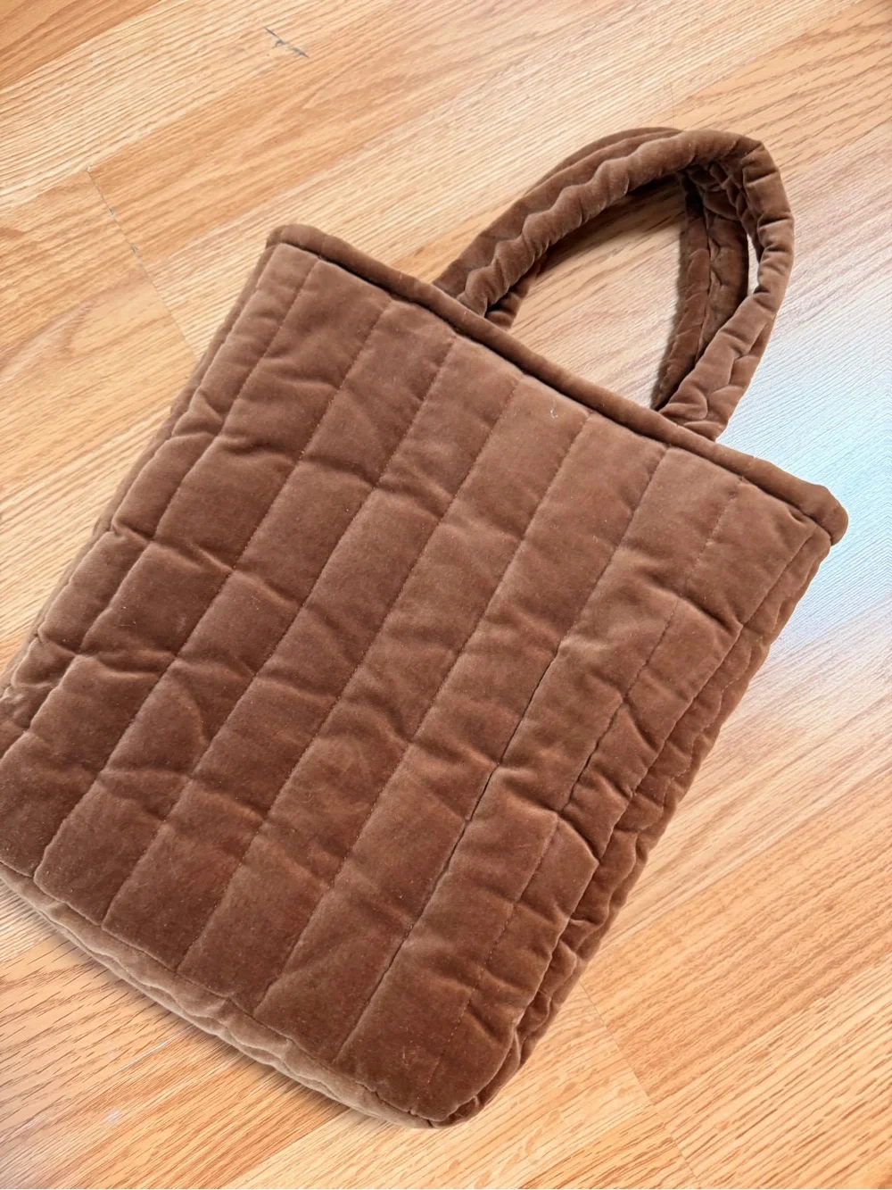 Quilted Velvet Cameo Tote Bag - Brown